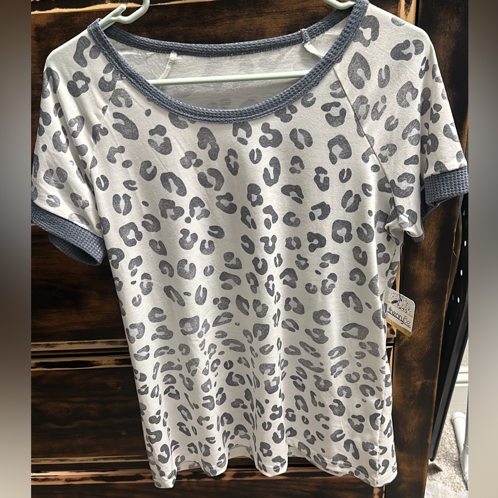 Brand new boutique shirt size small w tags